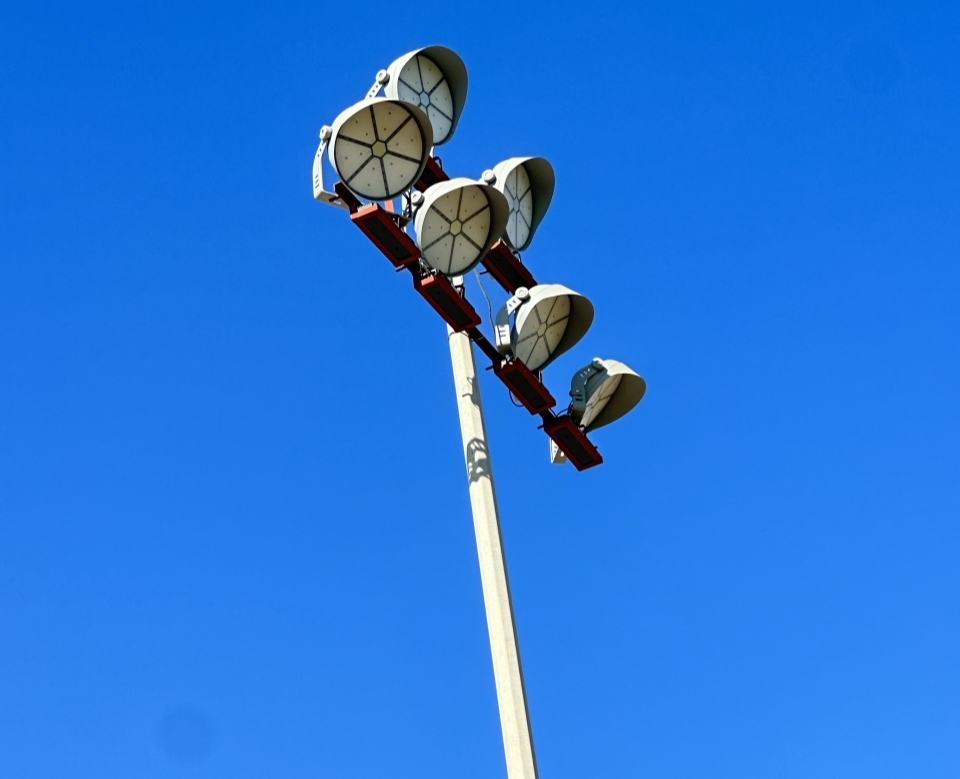 SKYWING SF10 Sports Light 400W-1350W